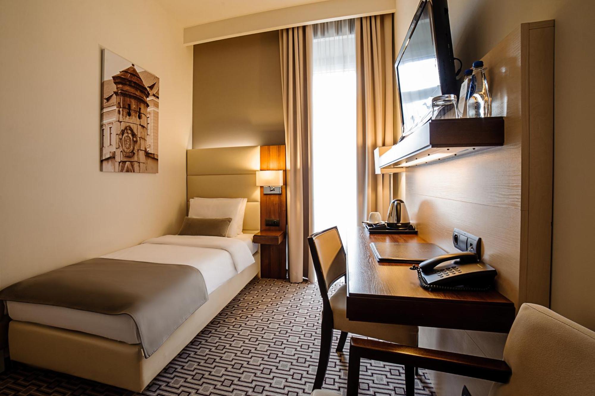 B&B Hotel Rzeszow Centrum エクステリア 写真